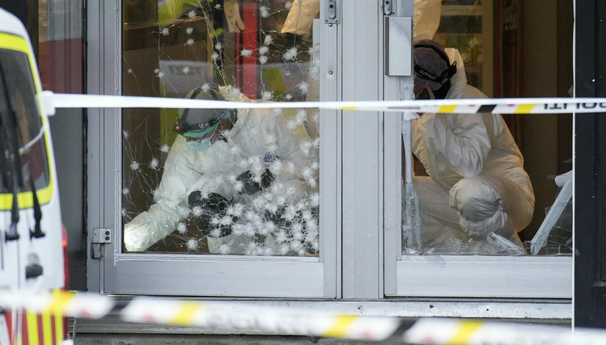 FLERE EKSPLOSJONER: Kort tid etter eksplosjonen i Pilestredet i Oslo, skjedde en eksplosjon på Strømmen. Politiet ser hendelsene i sammenheng. Foto: Stian Lysberg Solum / NTB