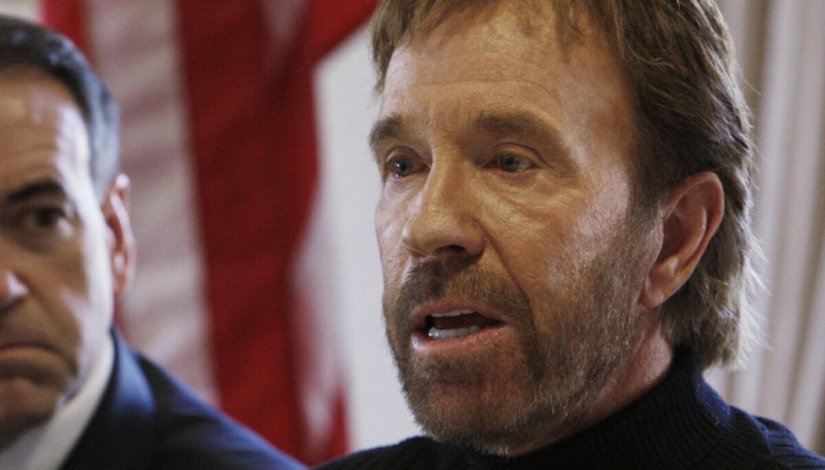 Dianne Holechek, Chuck Norris' første kone, død