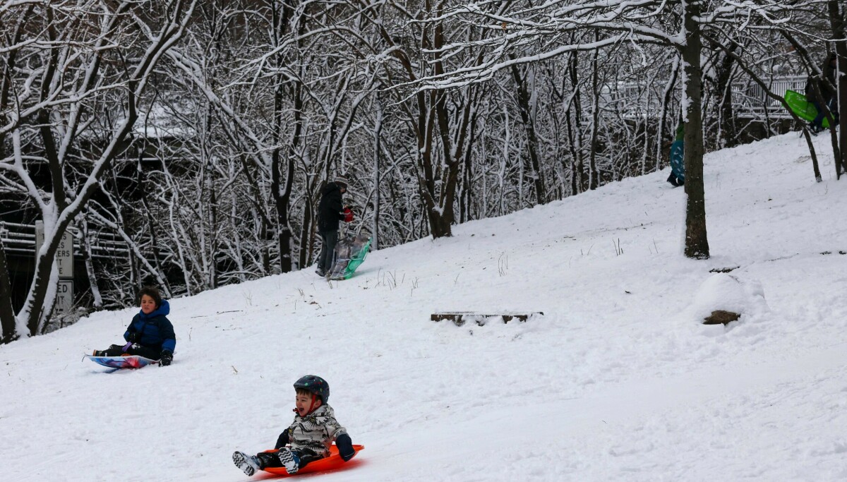 Snøsjokk: 700 fly kansellert