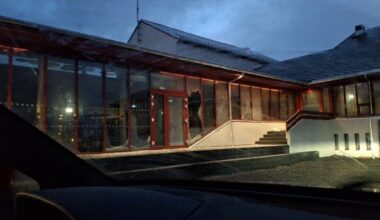 - Nesten pulverisert