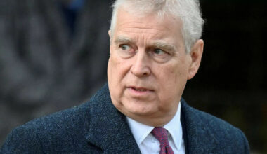 - Prøver å beskytte seg selv