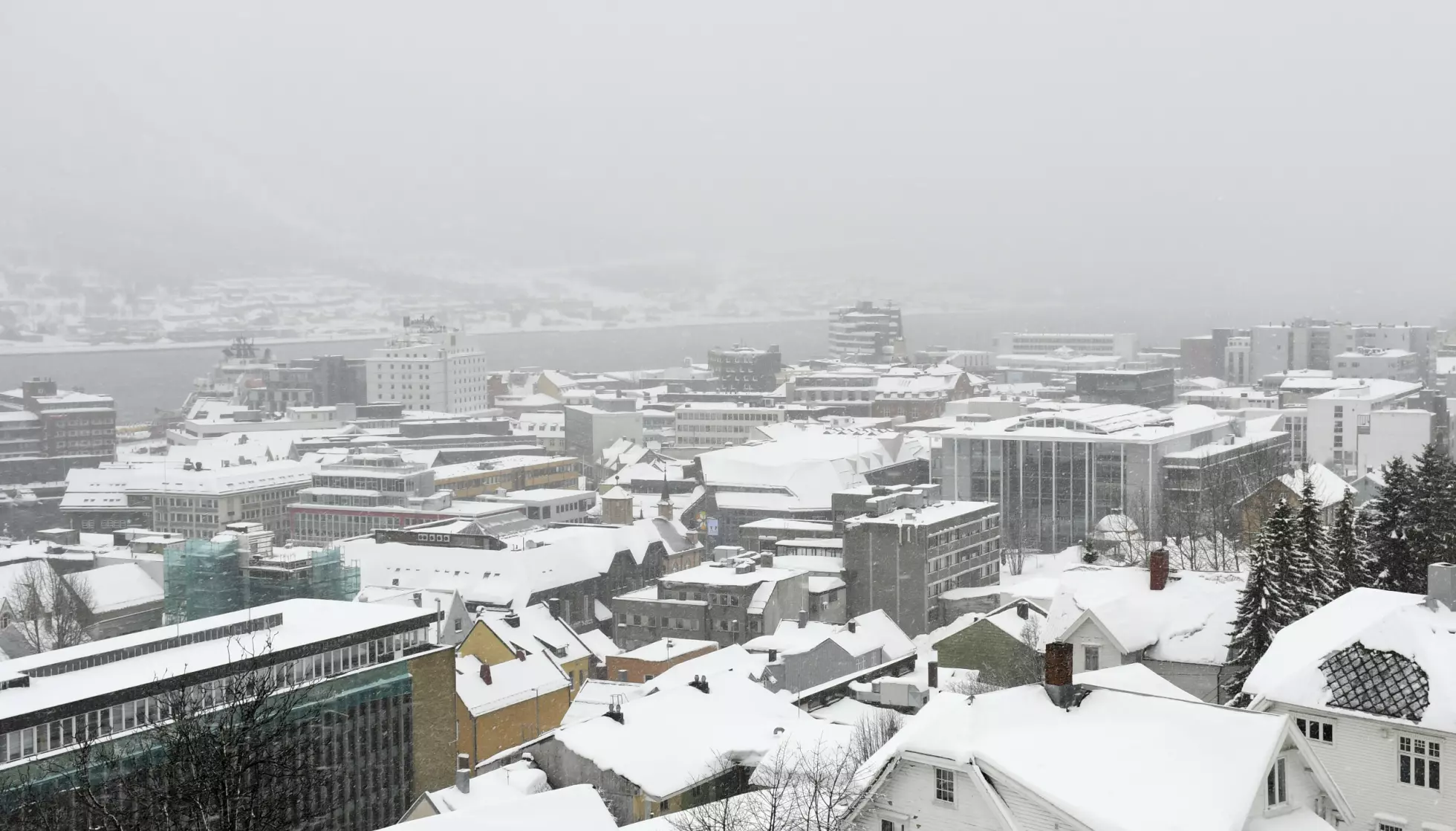 TROMSØ: Det er meldt snø i Tromsø nyttårsaften. Her avbildet ved en tidligere anledning. Foto: Rune Stoltz Bertinussen / NTB