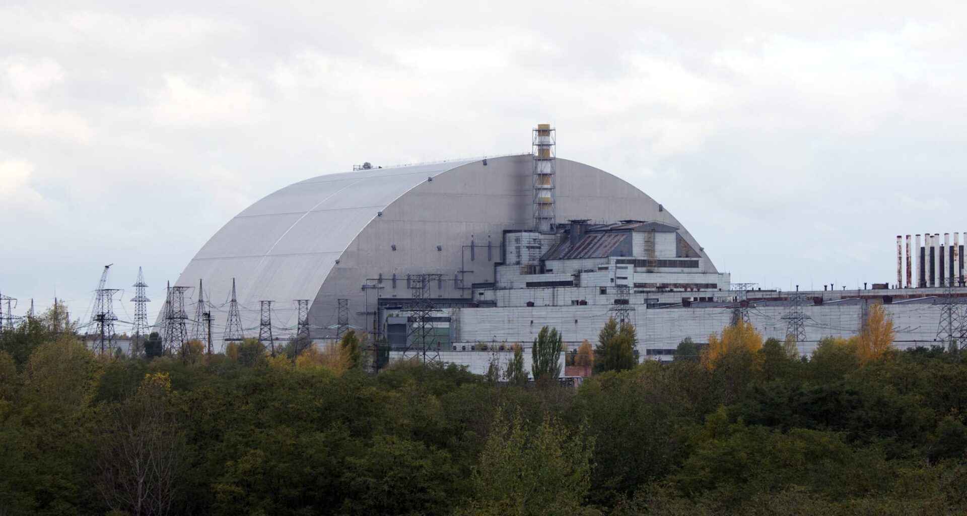 Skader på skjoldet over Tsjornobyl-kraftverket