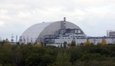 Skader på skjoldet over Tsjornobyl-kraftverket