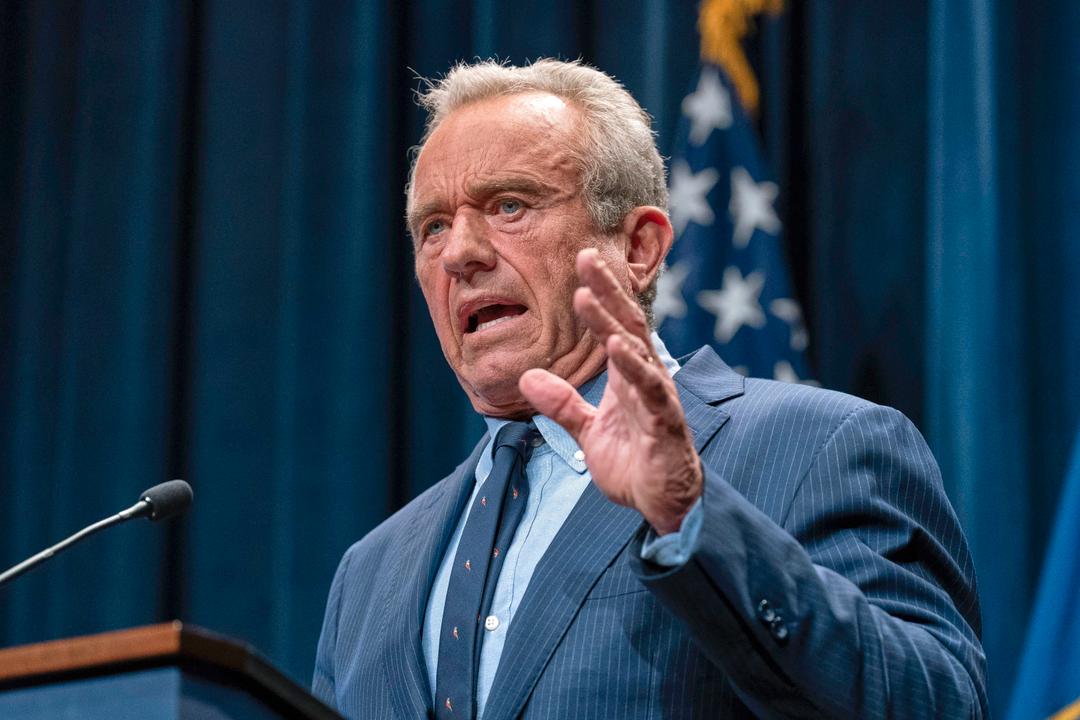 FHI-direktør kritisk til Kennedys vaksineendring: – Feil informasjon