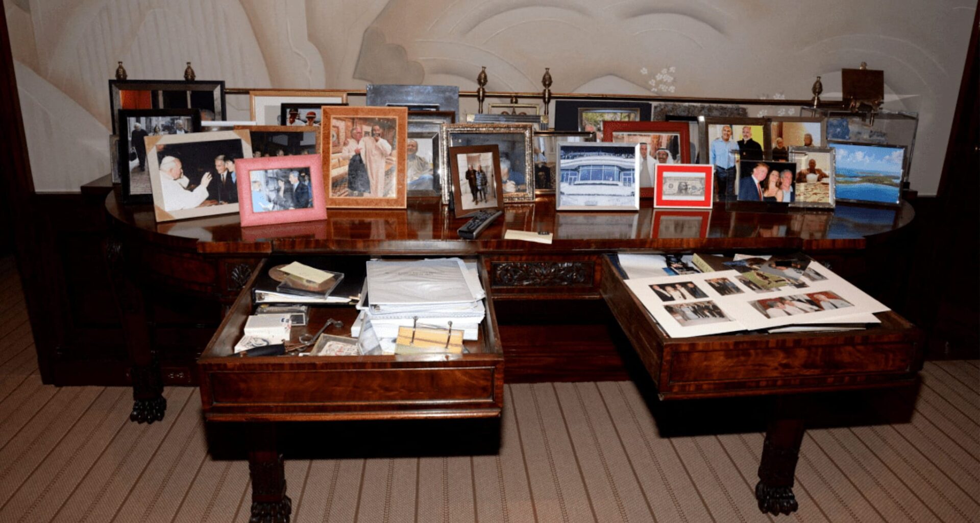 Demokratene hevder Trump-bilde er fjernet fra Epstein-dokumentene