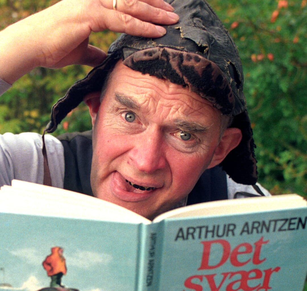 Arthur «Oluf» Arntzen er død