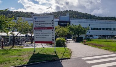 (+) Mister over hundre parke­rings­plasser. Oppfordrer til sykkel og buss. - fvn.no