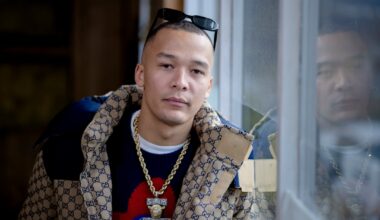 Kamelen i retten etter «stagedive» – ser på fra Dubai