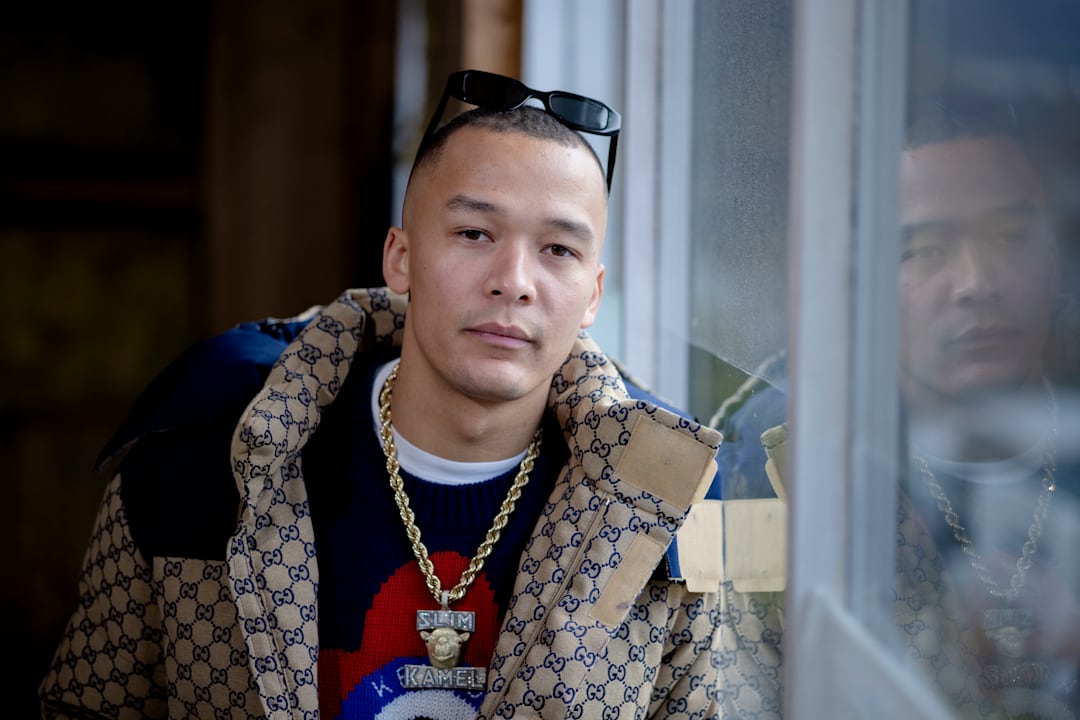 Kamelen i retten etter «stagedive» – ser på fra Dubai