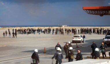 Greske bønder stengte flyplassen på Kreta