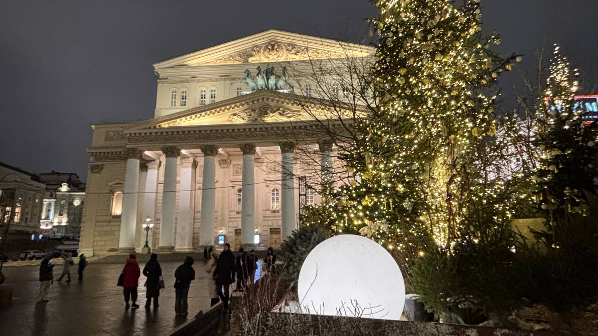 Rekord i julepynt – men i Moskva vil ingen snakke om krigen – NRK Norge – Oversikt over nyheter fra ulike deler av landet