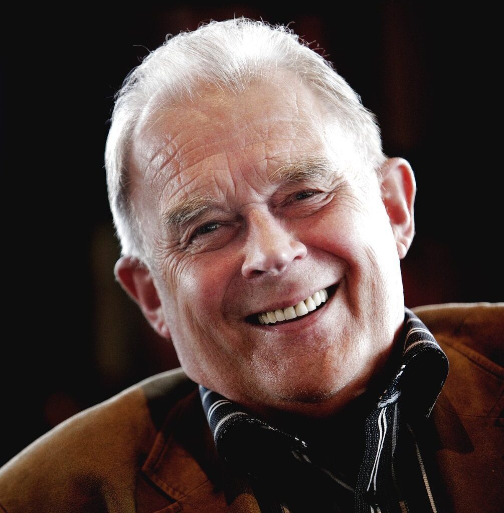 Arthur Arntzen, Historie | Hvem var han? Smått vantro har jeg hørt det spørsmålet stilt to ganger på mindre enn to år.