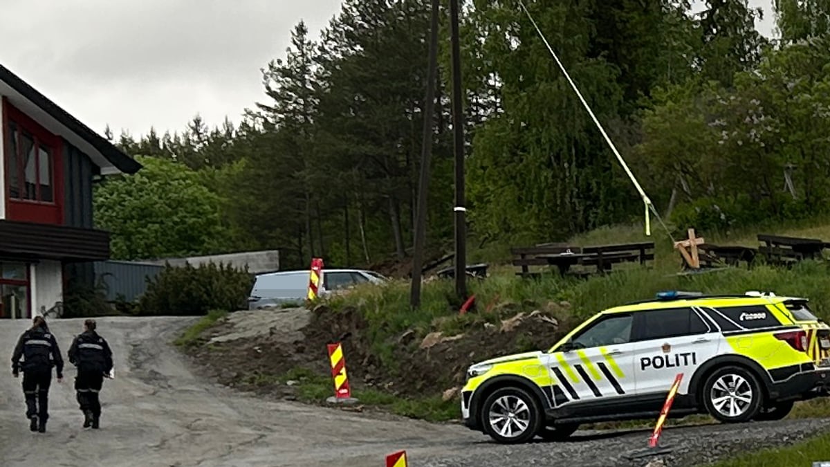 Politiet på stedet etter hendelsen i mai