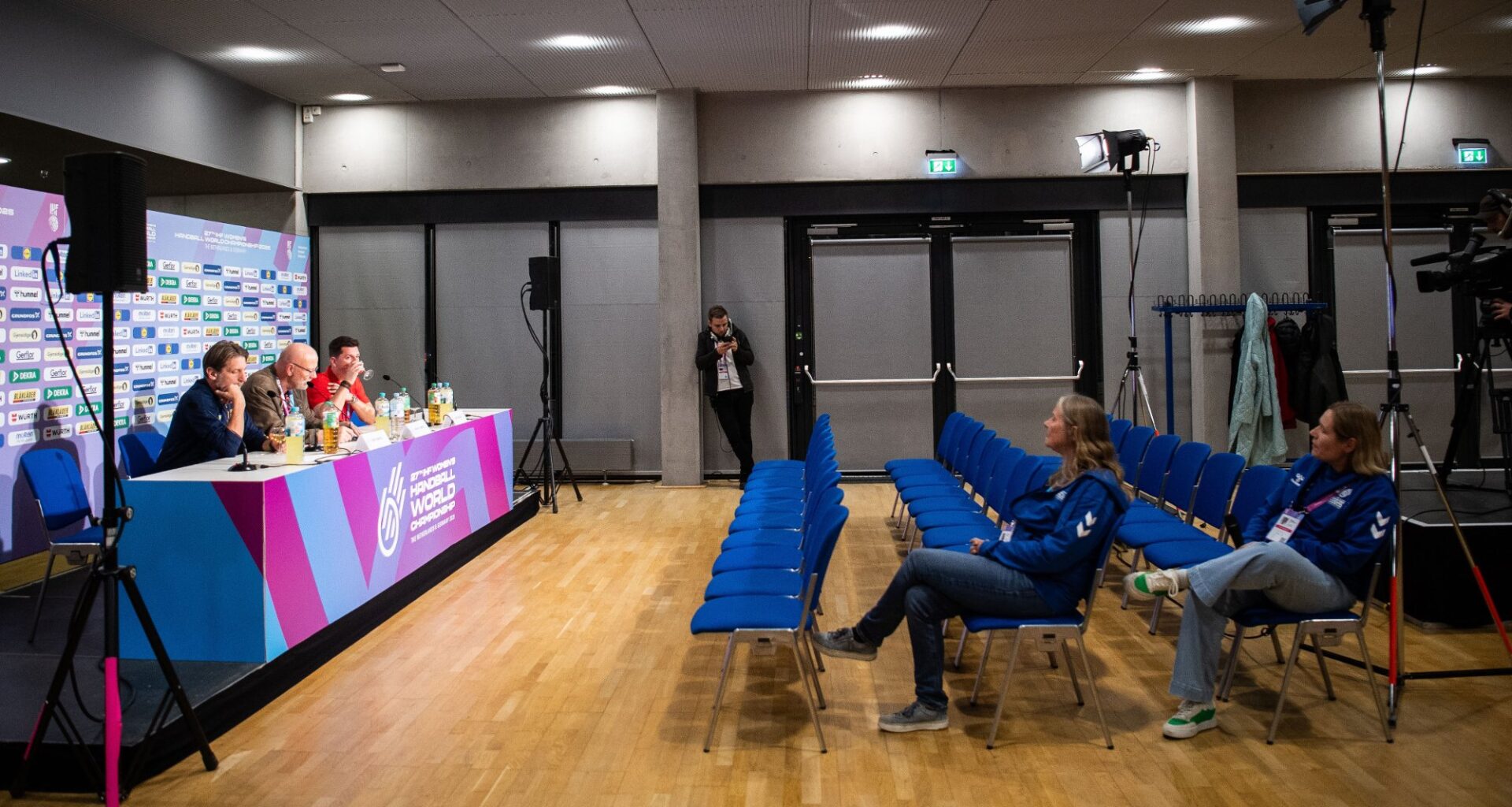 Håndball-VM, Håndballjentene | Reaksjoner i Sverige: – Bisarre VM-scener