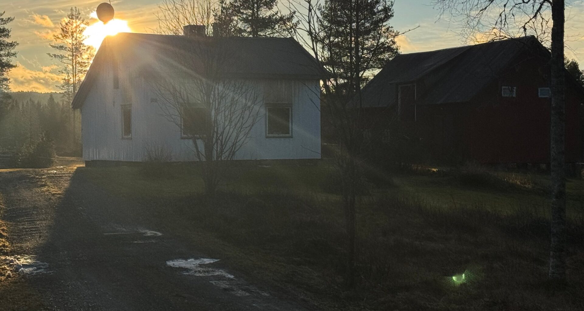 Krim, Brann | Kvinnen i 40-åra erklærte ikke straffeskyld etter voldshendelse og ildpåsettelse - Østlendingen