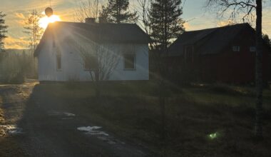 Krim, Brann | Kvinnen i 40-åra erklærte ikke straffeskyld etter voldshendelse og ildpåsettelse - Østlendingen