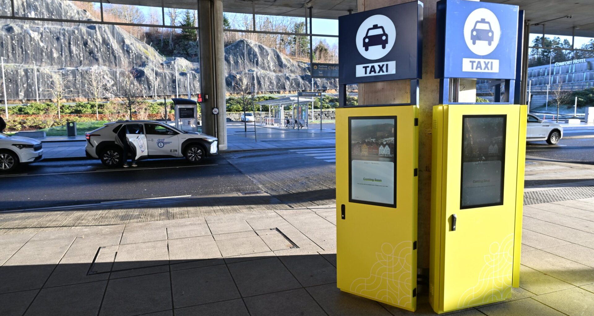 Nyheter, Bergen | Stenger område for taxier på Bergen lufthavn Flesland