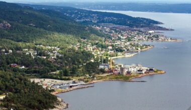 Varsler byggestopp i strandsonen - Budstikka