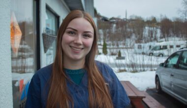 Linnea Sofie (19) strekker ut en hjelpende hånd i jula – og her er psykologens fem råd for å håndtere ensomhet - Helgelendingen