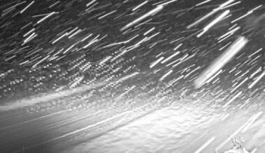 Yr , Vegtrafikksentralen | Fare for is på grunn av underkjølt regn: – Vanskelige kjøreforhold