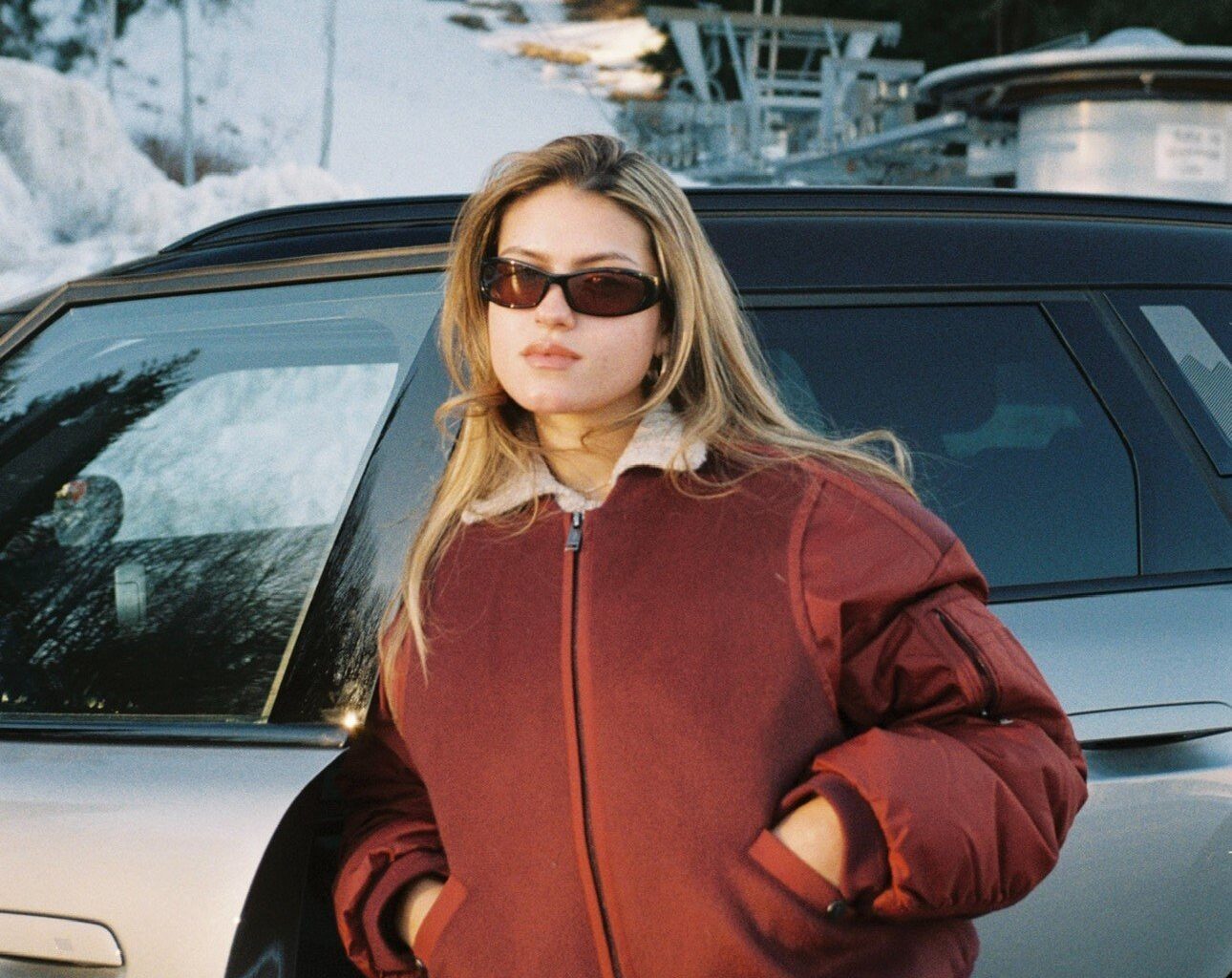 Isabelle Eberdean, Tyveri | Artisten ble frastjålet bagasjen: – Håper du har en helt jævlig jul