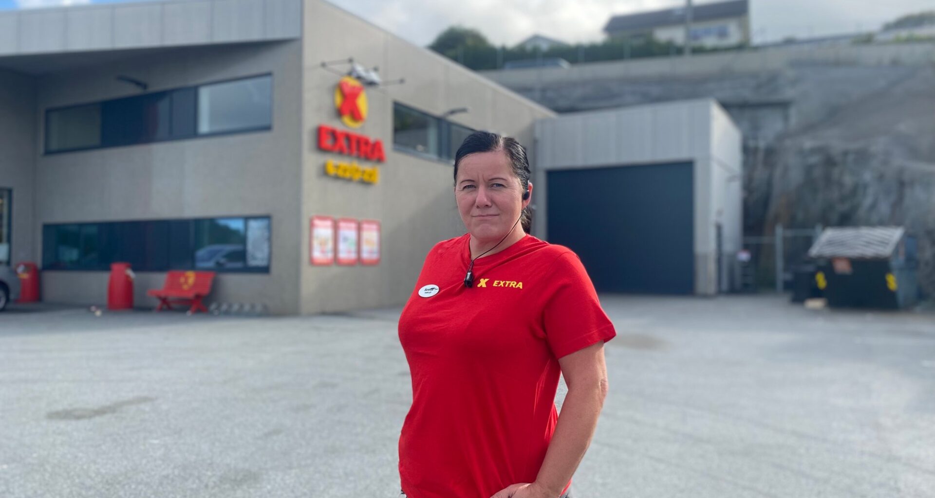 Anette måtte slutta med populær julestrømpe – men ho ville ikkje slutta med å gje noko tilbake til lokalsamfunnet - Strandbuen