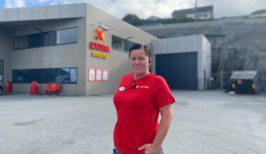 Anette måtte slutta med populær julestrømpe – men ho ville ikkje slutta med å gje noko tilbake til lokalsamfunnet - Strandbuen