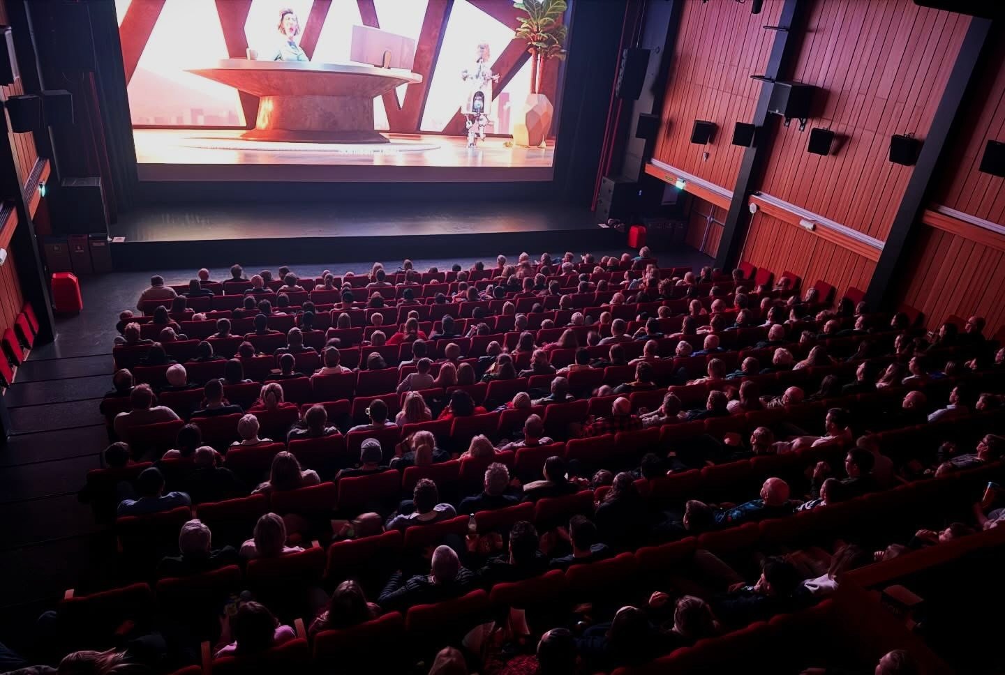 Kino, Nord-Aurdal | Tre fulle hus, og nesten fullt søndag kveld - Avisa Valdres