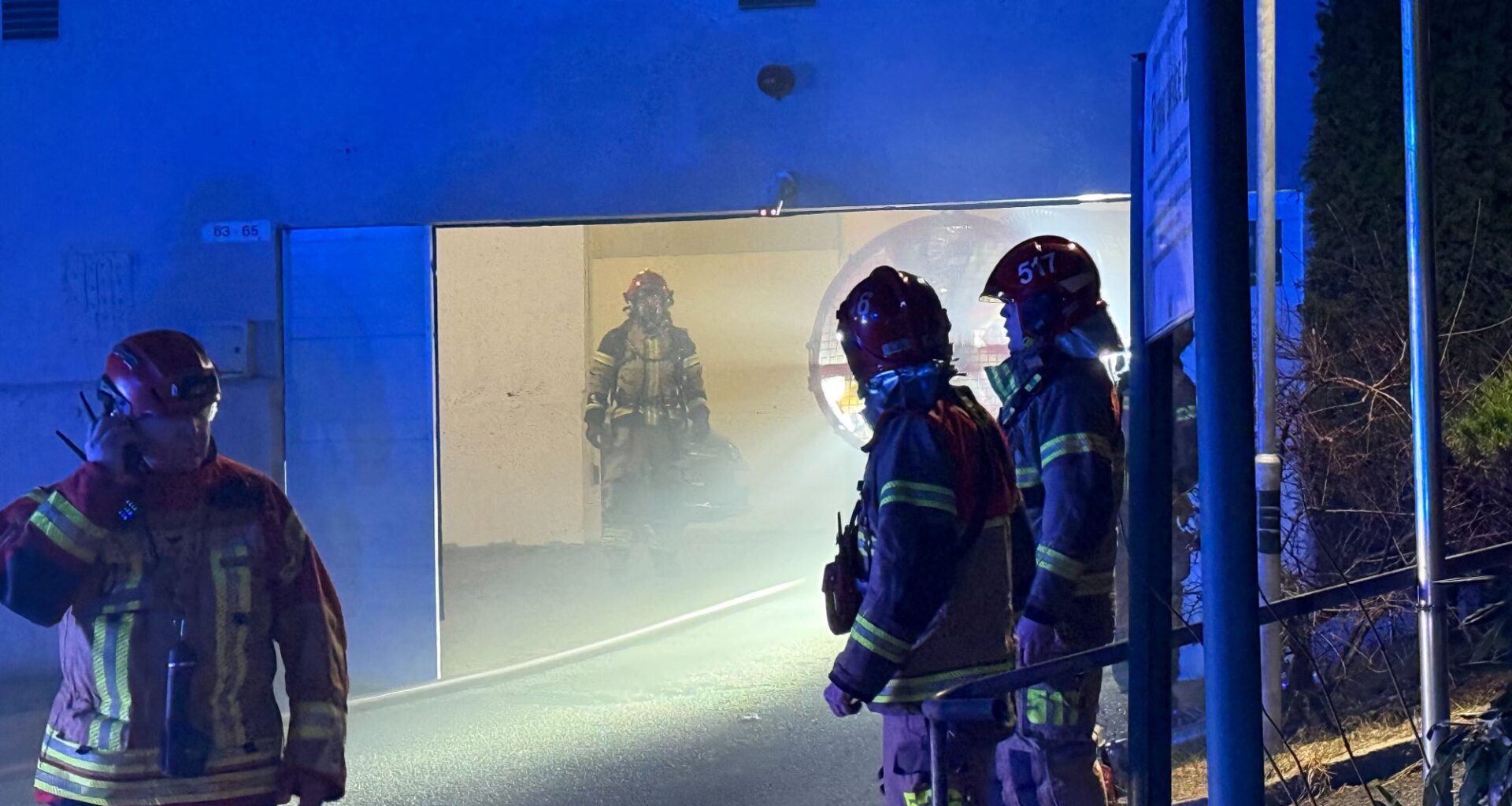 Brann, Fyllingsdalen | Bil i parkeringskjeller begynte å brenne: – Mye røyk