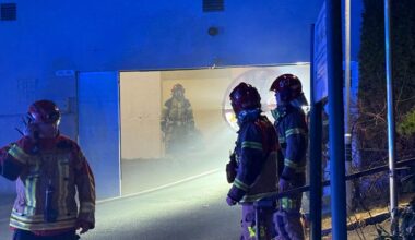 Brann, Fyllingsdalen | Bil i parkeringskjeller begynte å brenne: – Mye røyk