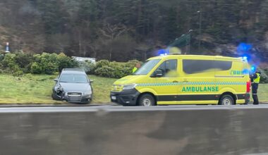 Nyheter, Bergen | Bil har kjørt utfor på riksvei 555