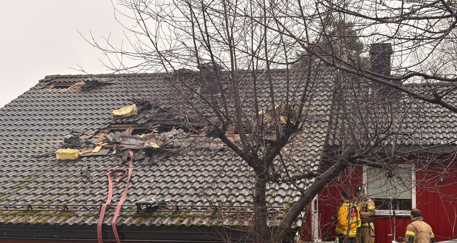 Røyken, Ulykker og hendelser | Brann i enebolig: – Sto flammer opp av taket