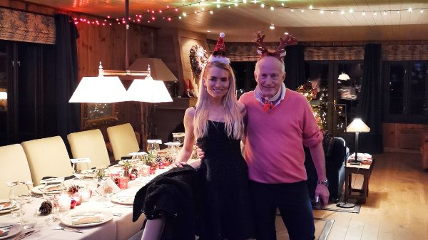 Isabelle og far Christian Ringnes på julaften.