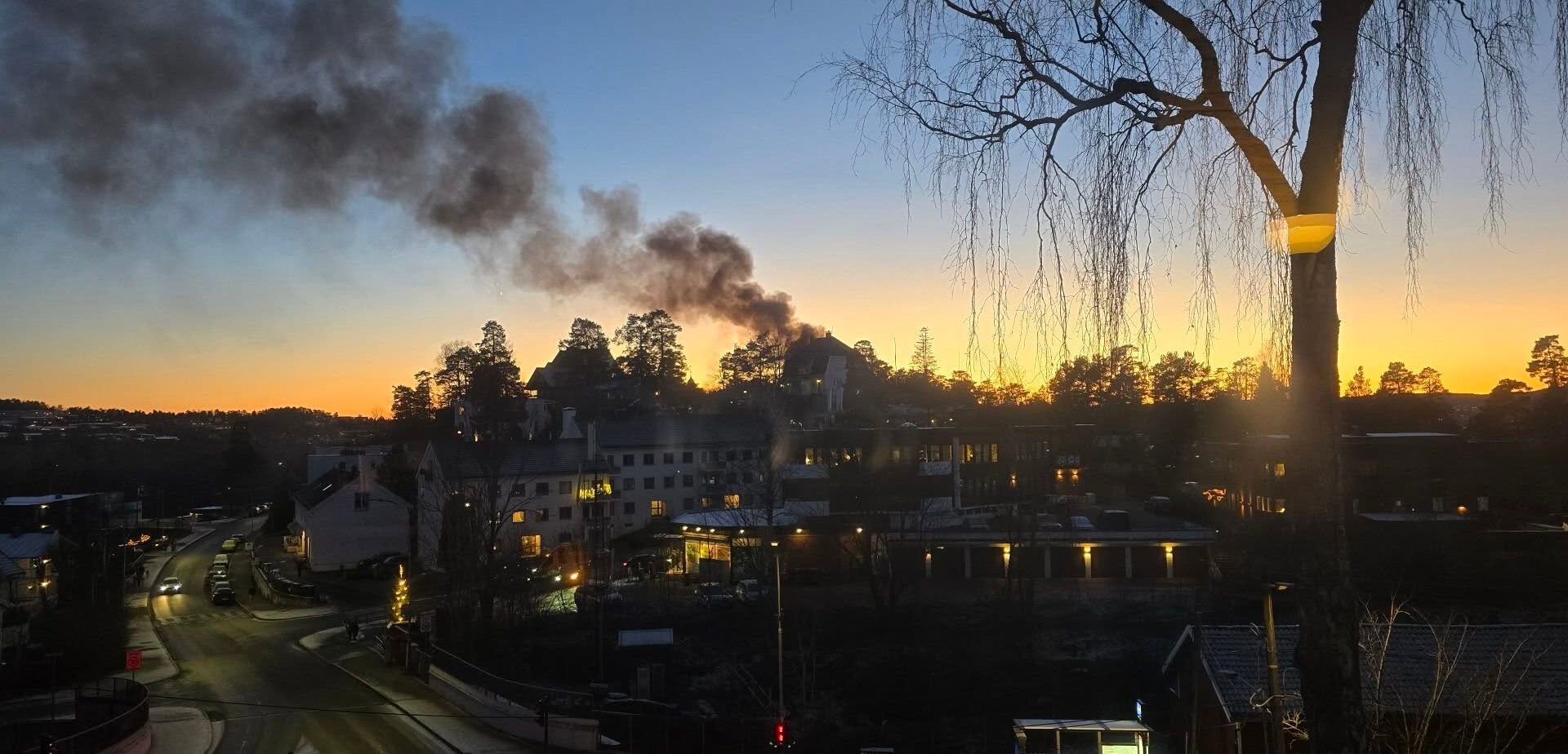 Ljan, Søppelskur | Brann ved Ljan skole – unge gutter med fyrverkeri observert