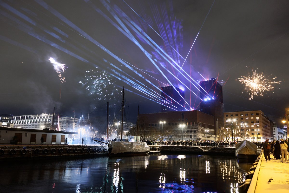 Nyttårsaften, Lysshow | Oslo dropper nyttårsshow på Rådhusplassen