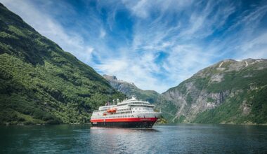 Hurtigruta, Havila | Ny rapport slakter Hurtigruten: Hver lokale passasjer koster 32.000 kroner