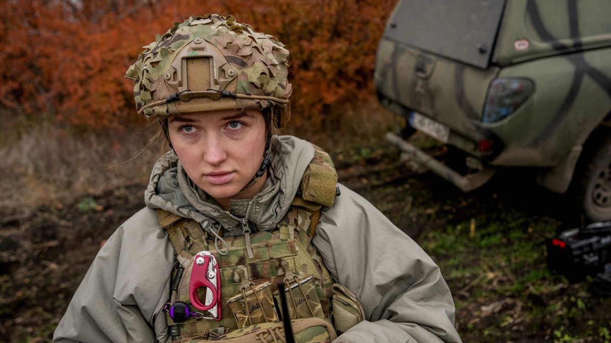 Imlas hender skalv første gang hun fløy en drone, forteller hun.