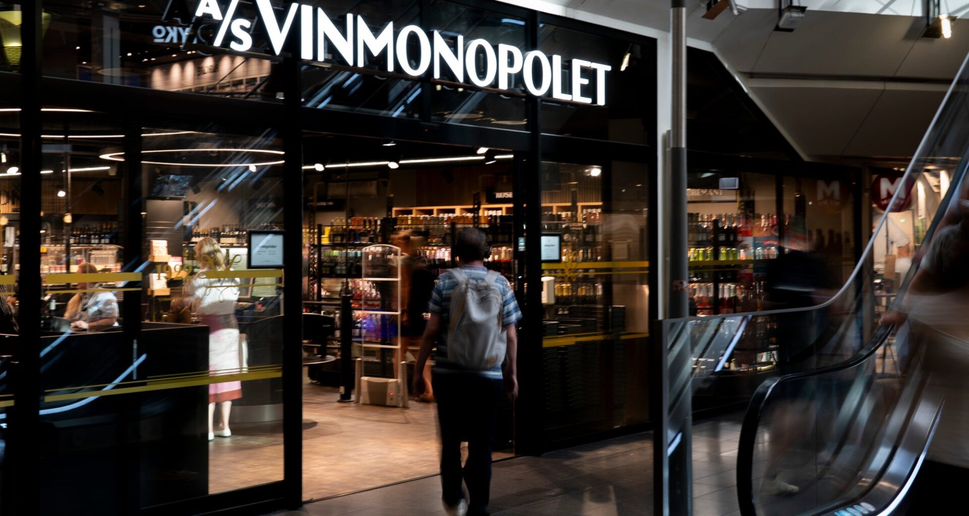 Vin, Julen 2025 | Vinekspertens julegavetips: – Jeg falt helt pladask for denne! - Helgelendingen