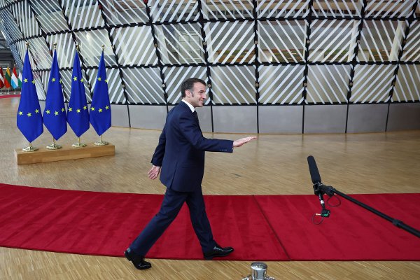 France's President Emmanuel Macron arrives at a European Union leaders' summit in Brussels, Belgium, December 18, 2025. REUTERS/Yves Herman
