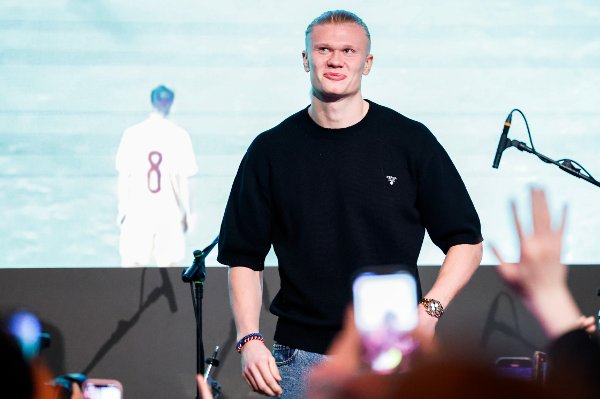 Oslo 20251117.
Erling Braut Haaland feirer VM-kvalifiseringen på Carls pub i Oslo.
Foto: Jonas Been Henriksen / NTB