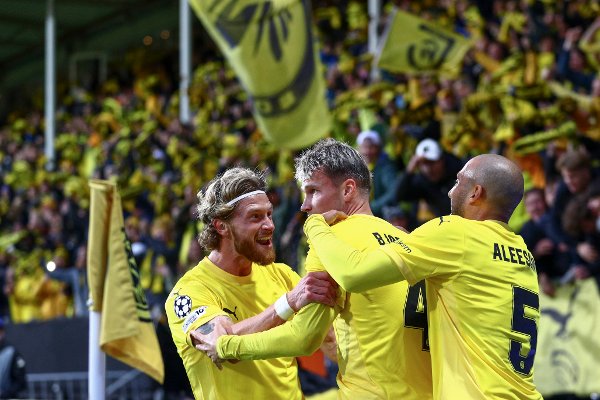 Bodø 20250820. 
Bodø/Glimts Odin Bjørtuft feirer sin 2-0 scoring sammen med Kasper Waarst Høgh og Haitam Aleesami under UEFA Champions Leauge Playoff-kampen mellom Bodø/Glimt og Sturm Graz på Aspmyra stadion.
Foto: Mats Torbergsen / NTB