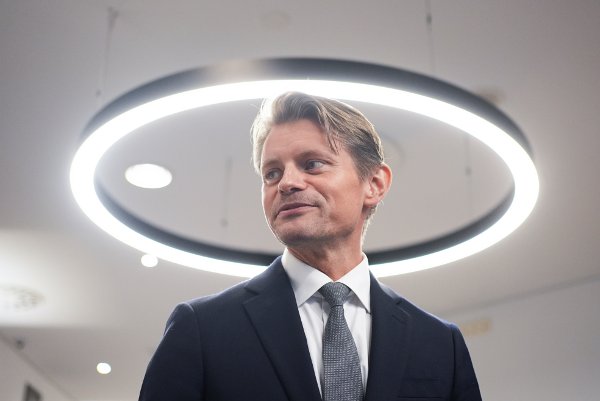 Gardermoen  20250912. 
Henrik Asheim, Tina Bru, Peter Christian Frølich, Ine Marie Eriksen Søreide og Sandra Bruflot i forbindelse med en pressekonferanse. Erna Solberg gjorde det kjent at hun går av som partileder under Høyres sentralstyremøte fredag. 
Foto: Terje Pedersen / NTB