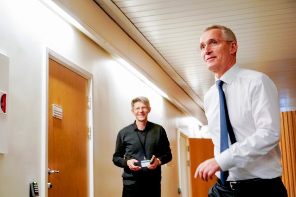 Oslo, Norway 20251128. 
Finansminister Jens Stoltenberg (Ap) i Stortinget fredag, i forbindelse med ferdigstillelse av statsbudsjettet for 2026.
Foto: Jonas Fæste Laksekjøn / NTB
