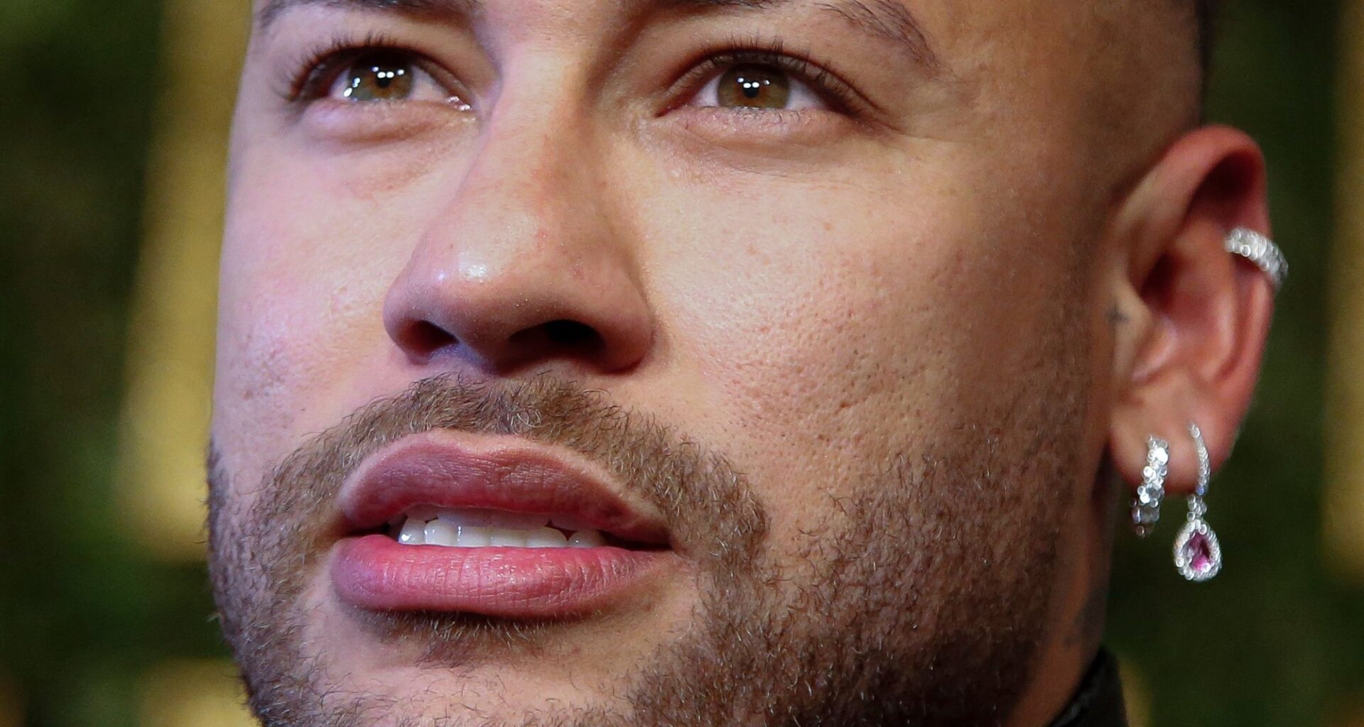 Neymar, Fotball | Neymar dukket opp i forkledning