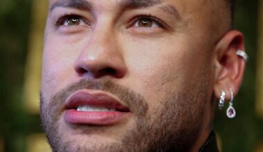 Neymar, Fotball | Neymar dukket opp i forkledning