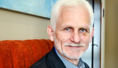 Ales Bjaljatski, Nyhetsvarsel | Medier: Fredsprisvinner Ales Bjaljatski blant 123 fanger som løslates i Belarus etter avtale med USA