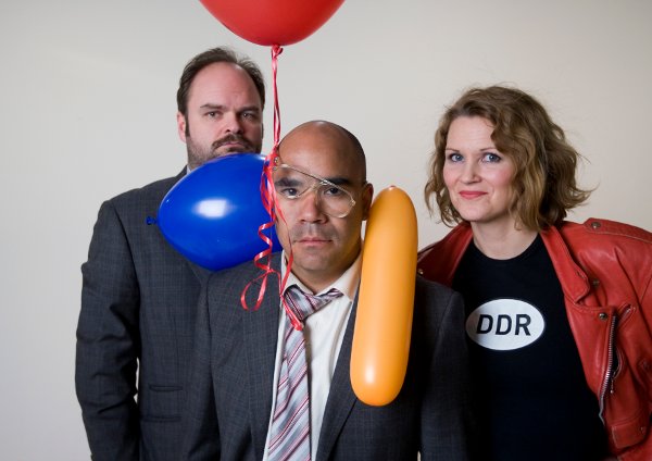 OSLO 20090206: Humorbandet DDR med Atle Antonsen, Johan Golden (med briller) og Berit Boman i spissen, slipper nå samleplata