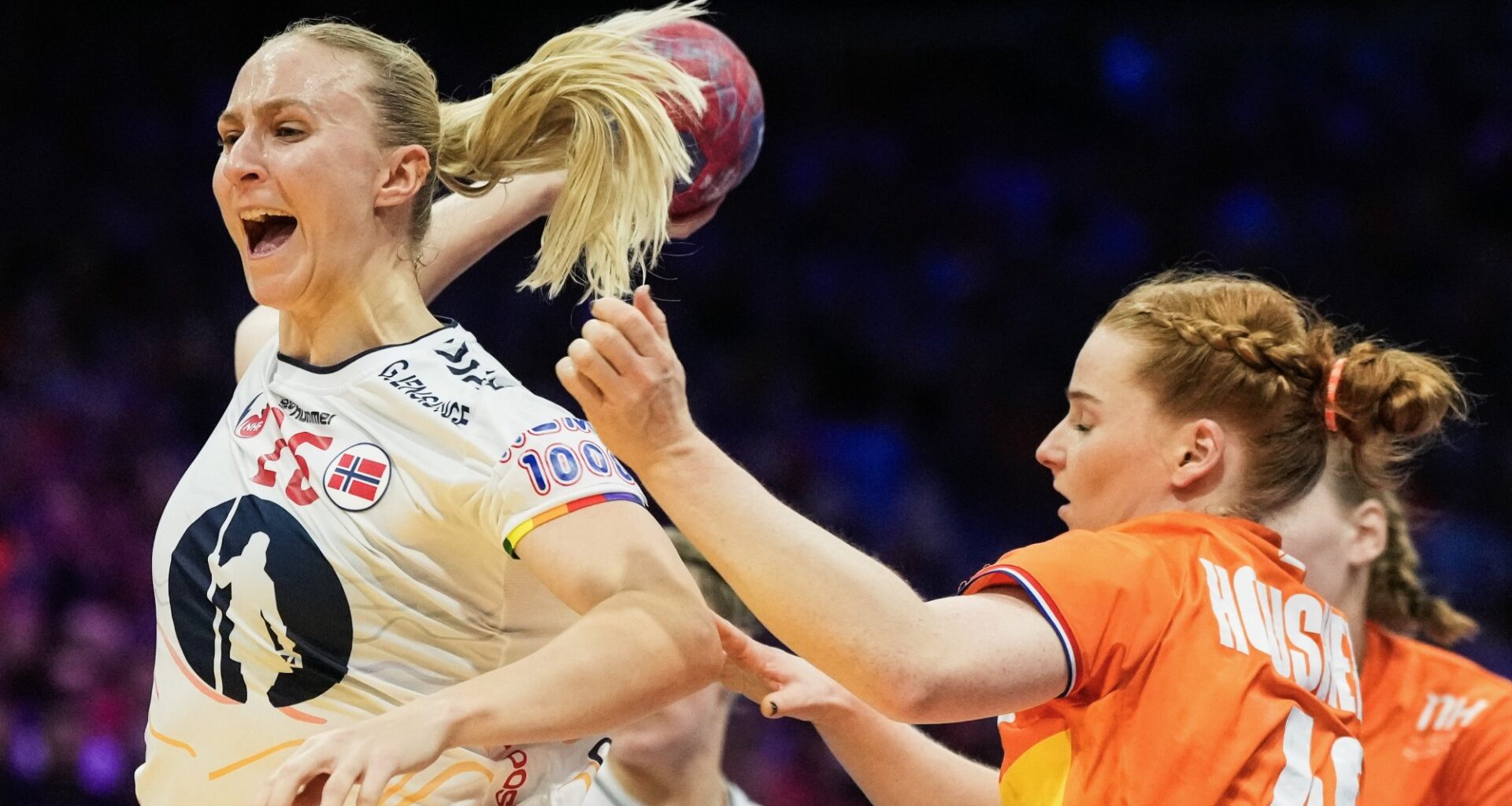 Håndball-VM, Håndballjentene | VM-kaos: Norge-benken i harnisk mot Nederland