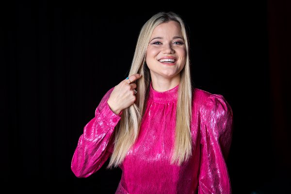 Oslo 20230104.
Artistene til den norske Melodi Grand Prix 2023 presenteres hos NRK på Marienlyst. Sandra Lyng er en av artistene som deltar.
Foto: Beate Oma Dahle / NTB